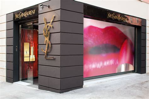 Yves Saint Laurent Beauté Opens Pop